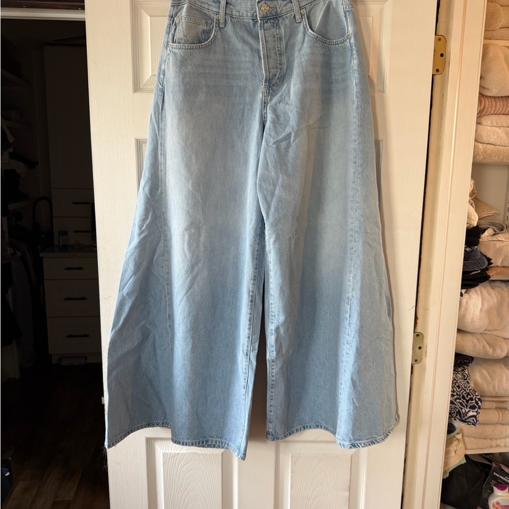 Light Blue Wide-Leg Women’s Jeans